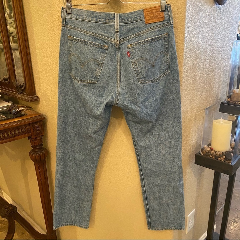 LEVI’S Premium Women Blue Buttoned Fly Wedgie Straight Jeans Size 28 - Picture 4 of 10